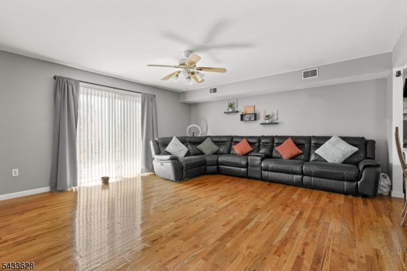 2ND FLOOR APT LIVING ROOM