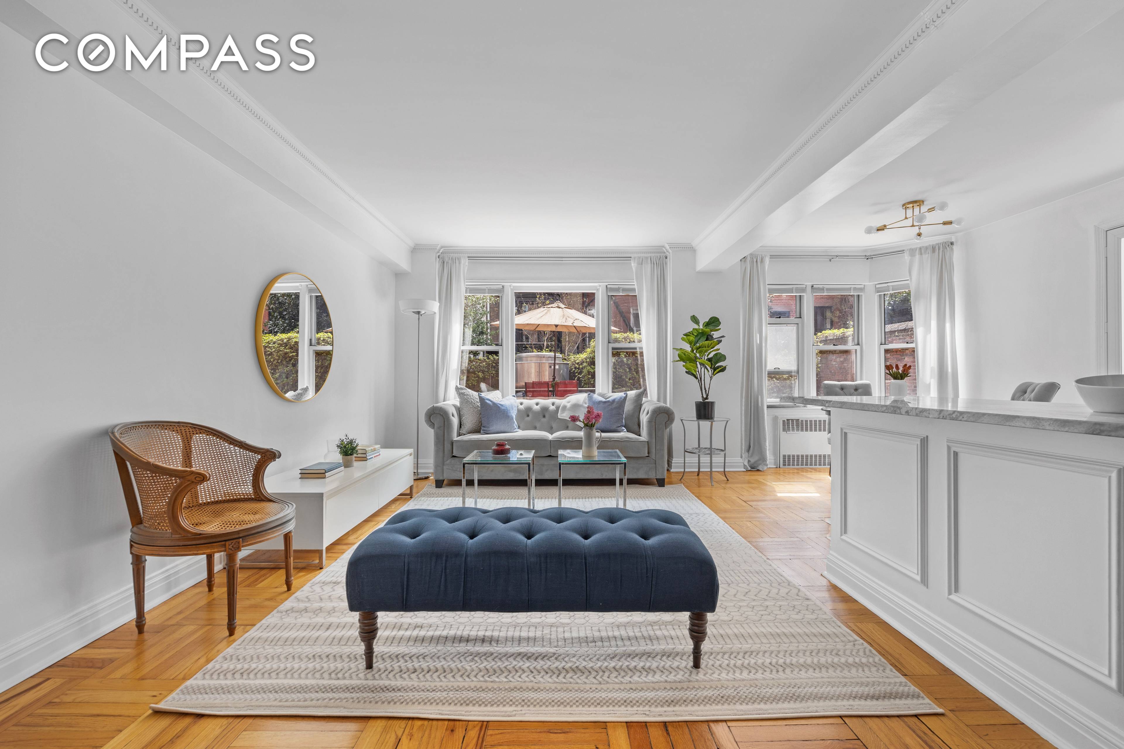 Perfectly situated in the heart of historic Brooklyn Heights on one of the neighborhood s most coveted blocks.