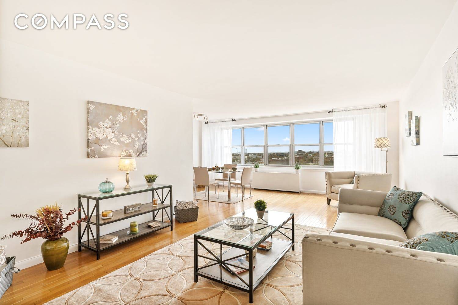 This spacious, high floor, SUNLIT Junior 4 apartment in the lovely Caton Towers offers an expansive open, western open view which includes your own snapshot of the Verrazano Bridge.