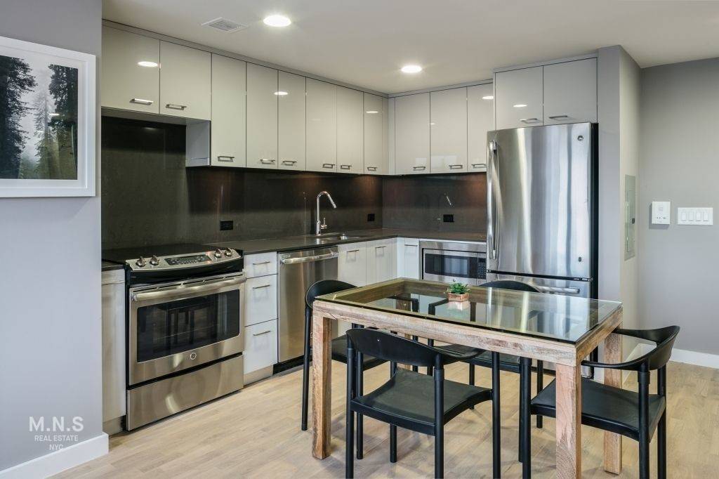 Beautiful Two Bedroom, Two Bathroom Apartment Now Available at Astoria Central !