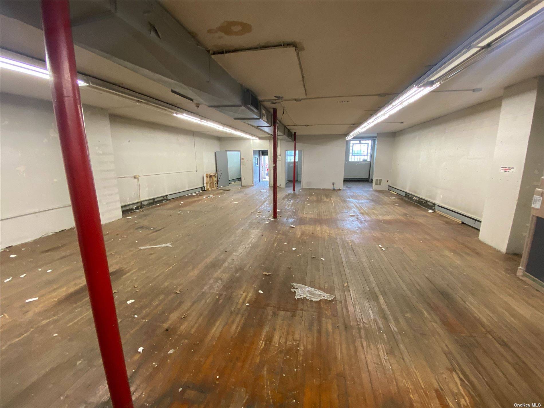 Fantastic Warehouse Space Or Office Available For Rent !
