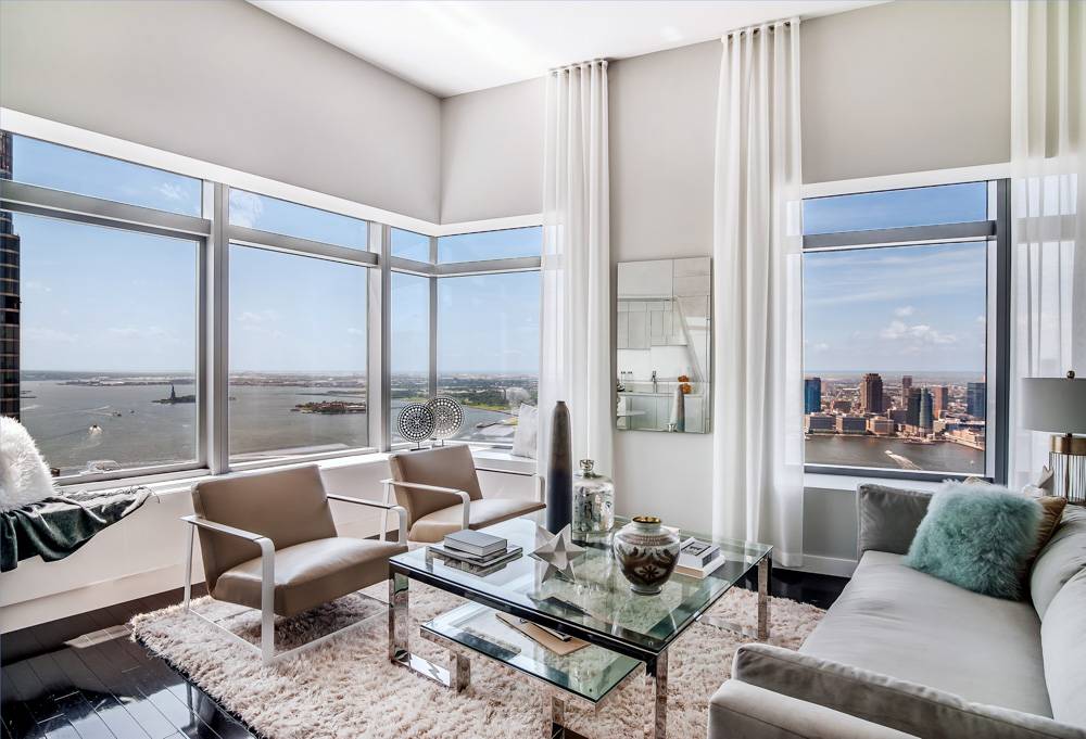 This stunning 1 bedroom is preached high above the financial district with dynamic views of the majestic hudson river.