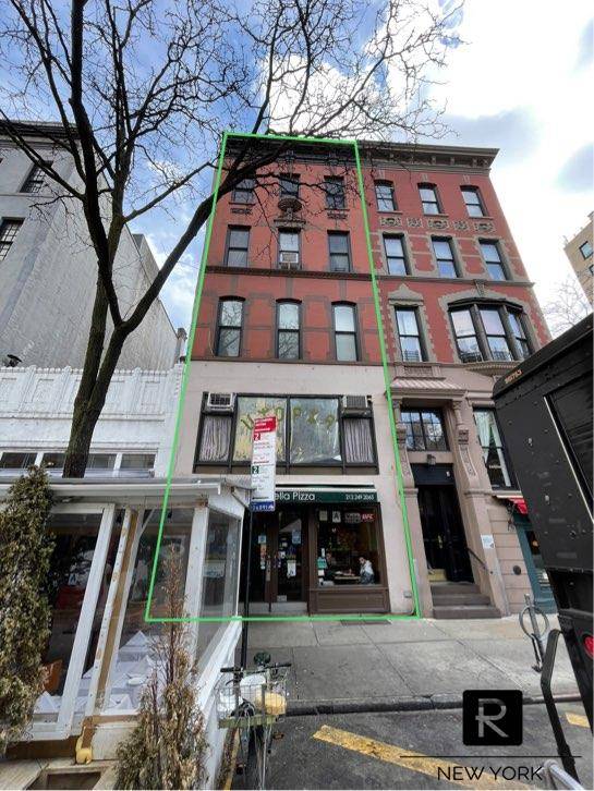 The subject property is a Landmark five story building located in a busy block, right on Lexington Avenue and 70th Street.