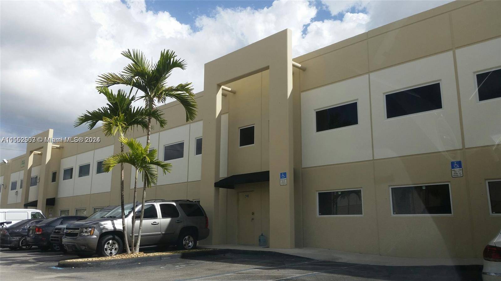 4, 000 SF Very nice dock height office warehouse unit with beautiful offices with glass divisions.