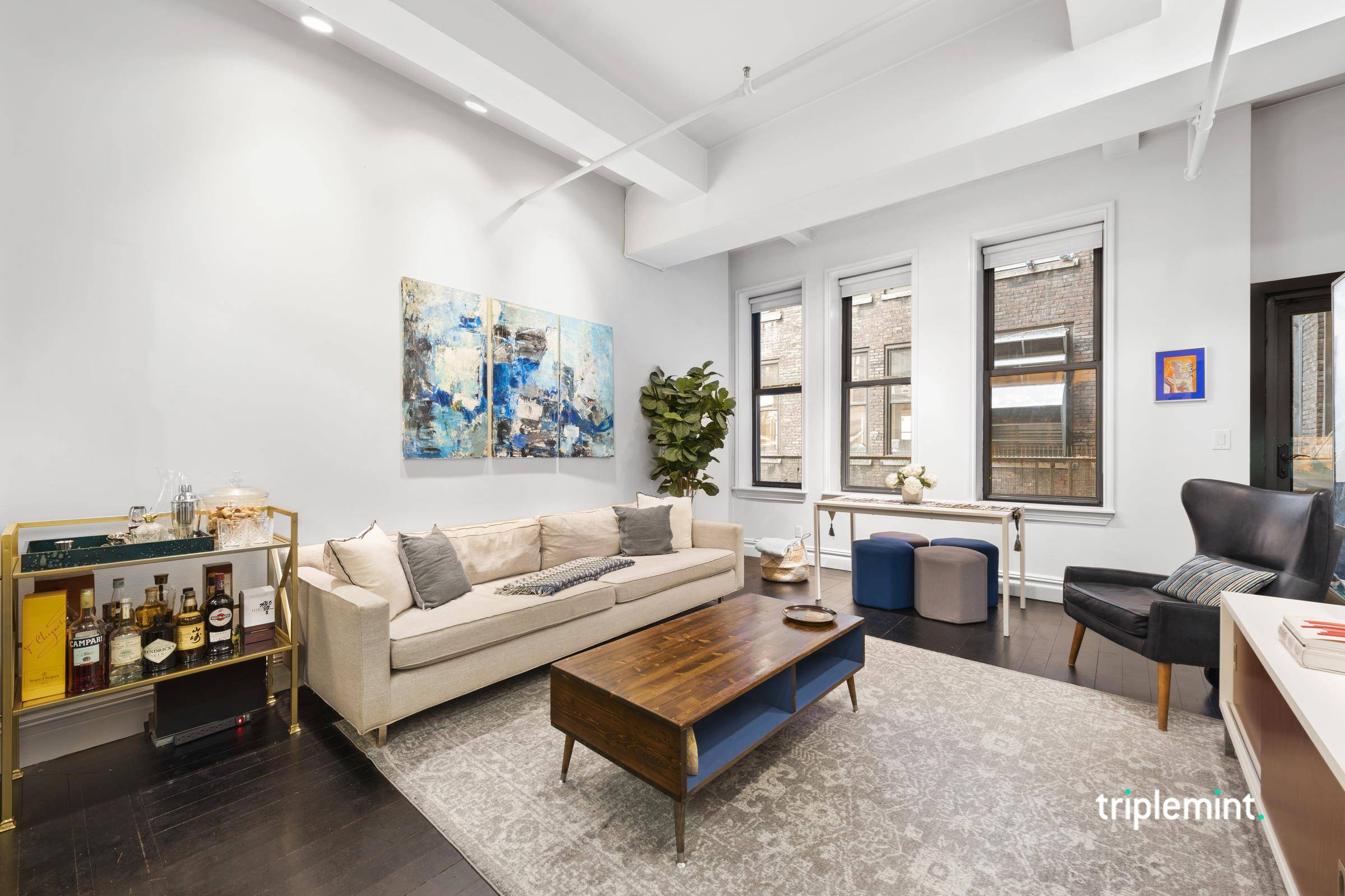 BACK ON MARKET Looking for an authentic loft but priced out of Soho ?