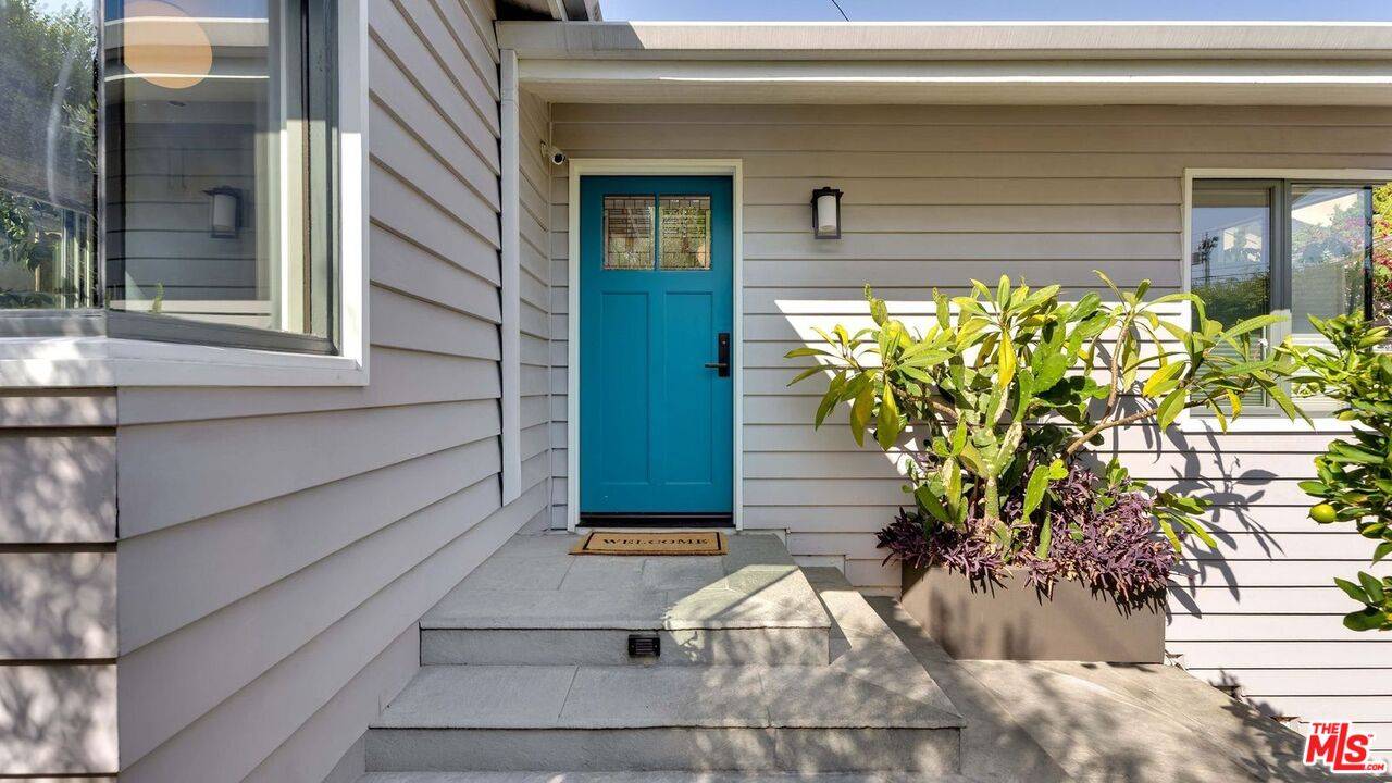 9009   Lloyd Pl 2BR Sunset Strip La