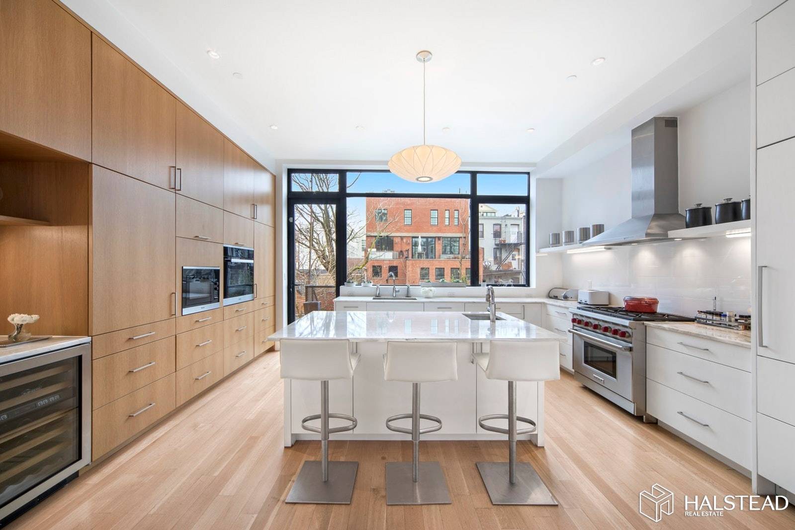 Did you say there is a townhouse in PRISTINE condition available for UNDER 1, 100 per square foot in Carroll Gardens ?