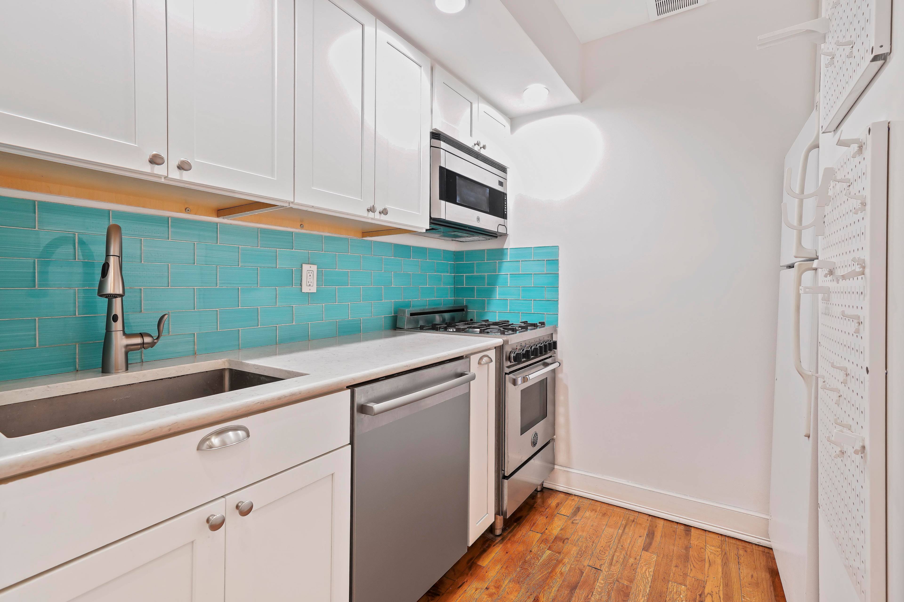 Welcome home. This sunny and spacious, one bedroom, one and a half bath, upper floor Duplex features the highly coveted and rare, private roof deck area, in prime South Slope.