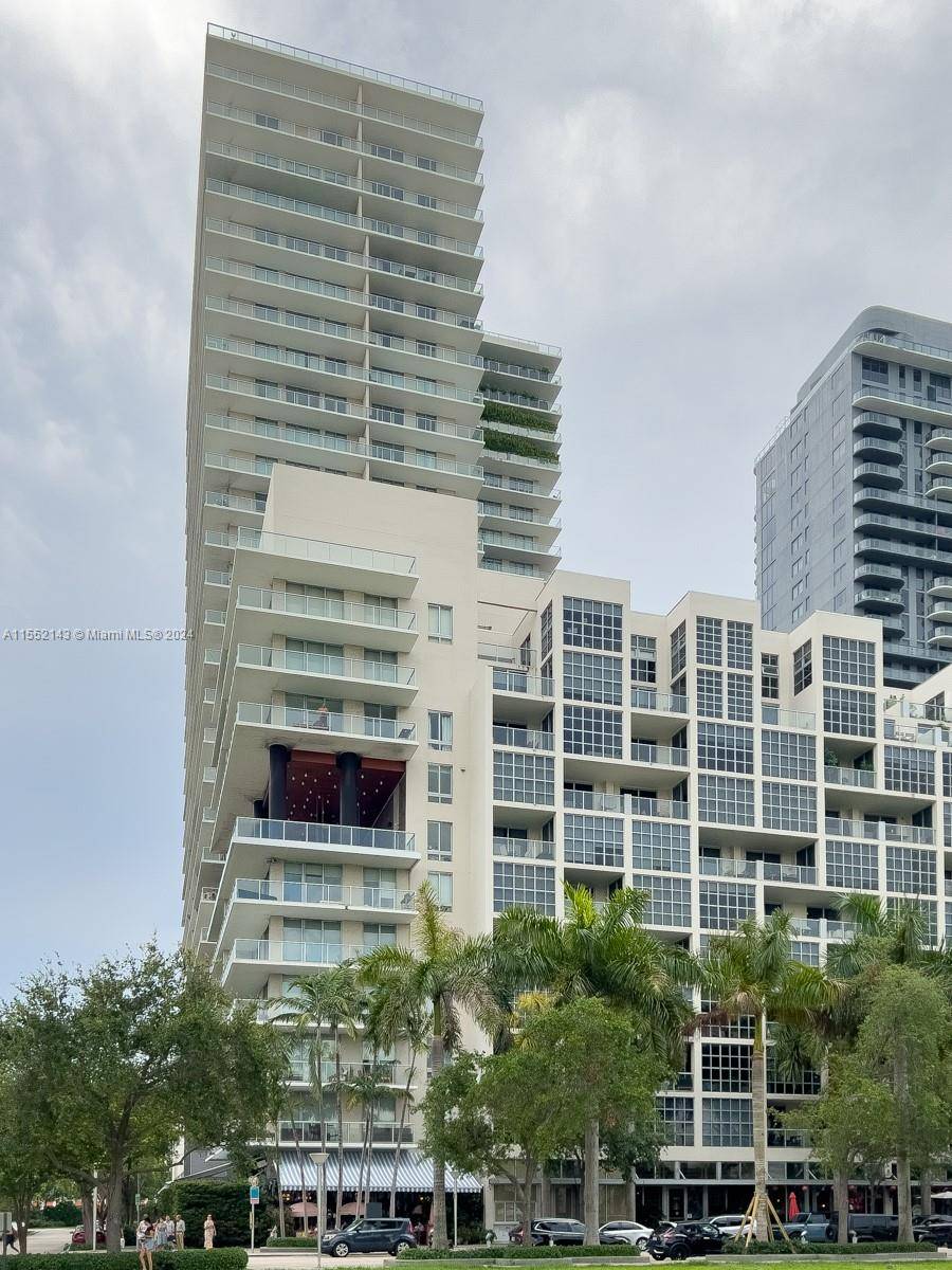 Amazing Bay, Miami Beach downtown Miami views from this spectacular 2 2 unit.