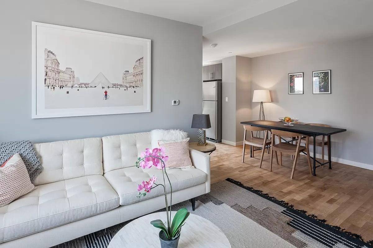 AVAILABLE APRIL 10TH VIRTUAL TOURS AVAILABLE RENT STABILIZED BUILDING NO SECURITY DEPOSIT REQUIRED WITH A SMALL FEE TO RHINOLocated in Hunters Point, this expansive 1 bedroom residence boasts an open ...
