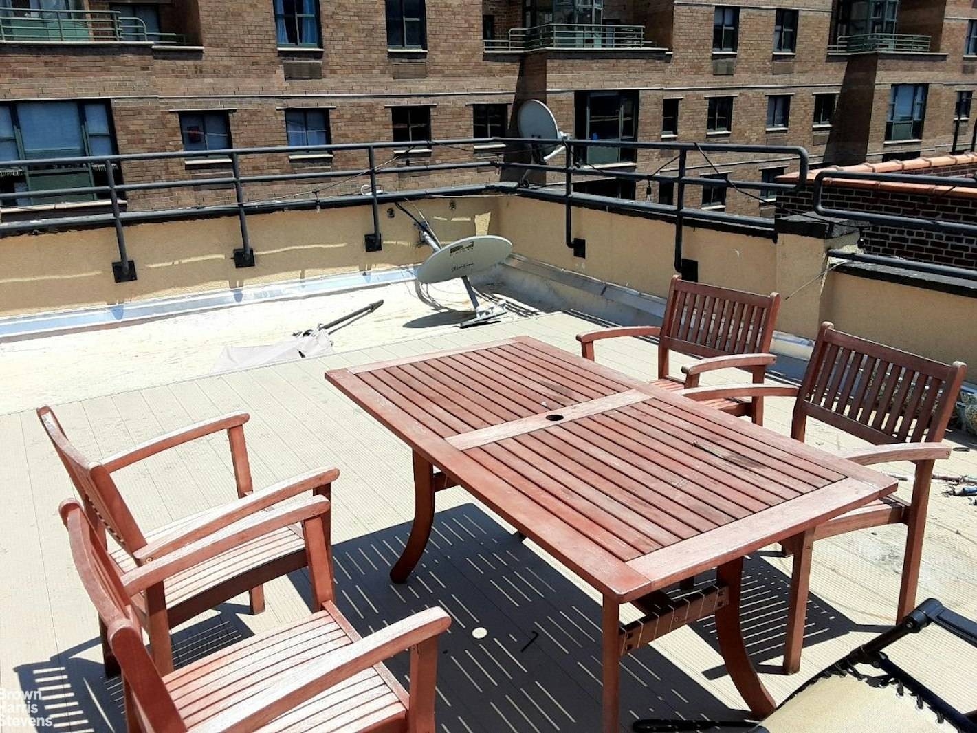 PRIVATE ROOFTOP DECK, AVAILABLE FOR JUNE 1NO DOGS ALLOWEDGORGEOUS RECENT RENOVATIONTHREE BEDROOMTWO FULL BATHS WITH IN UNIT LAUNDRYThis apartment is 5 flights up in a walkup.