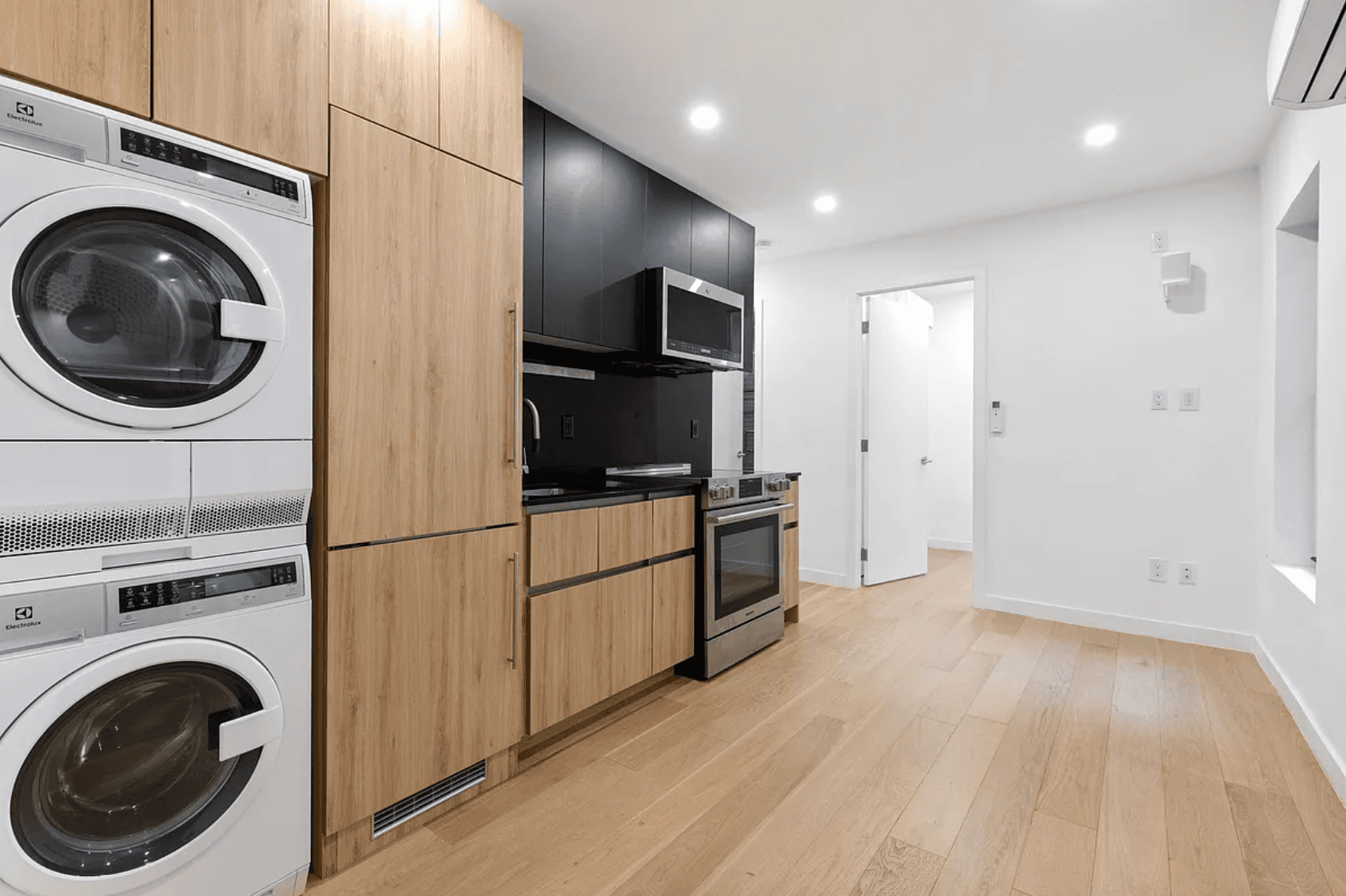 Renovated beautiful 3 bedroom 2 bath apartment with wide plank oak wood flooring, stainless steel appliances, Caesarstone countertops, IN UNIT washer dryer, renovated bathroom with radiant heated floors and brass ...