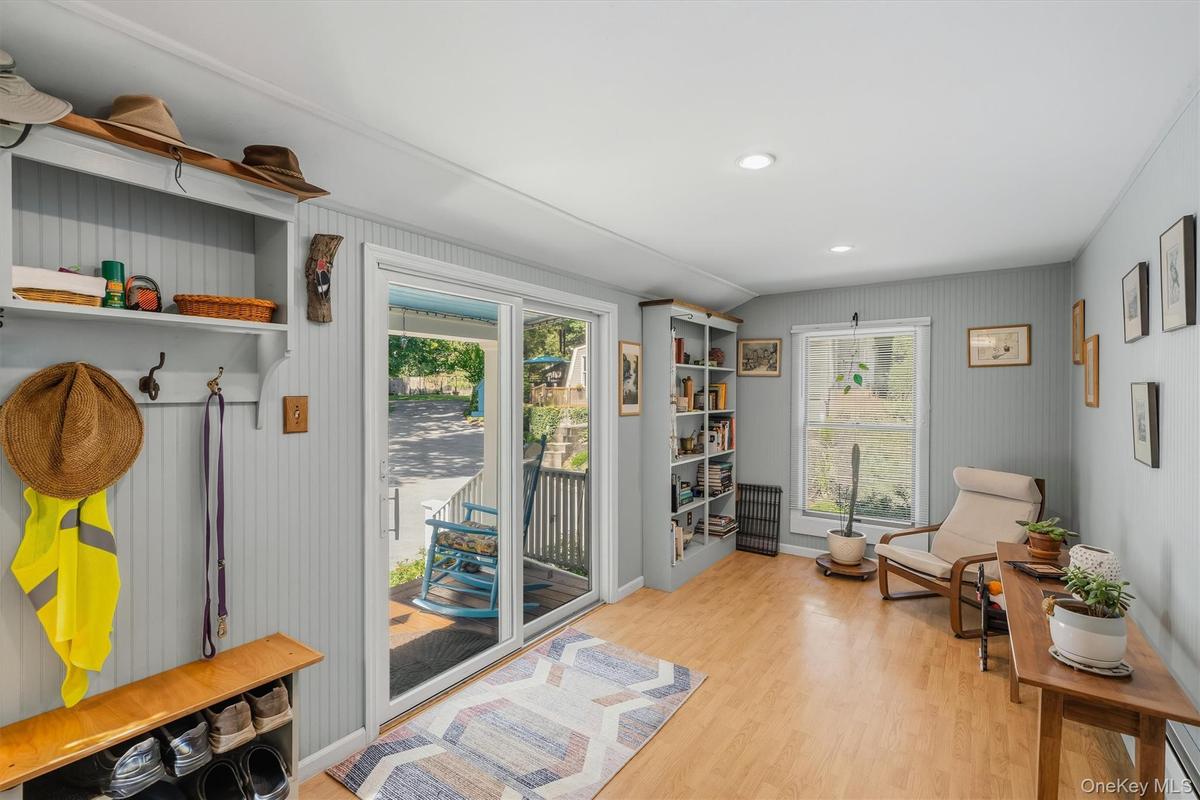 127 Hill Rd Sunroom