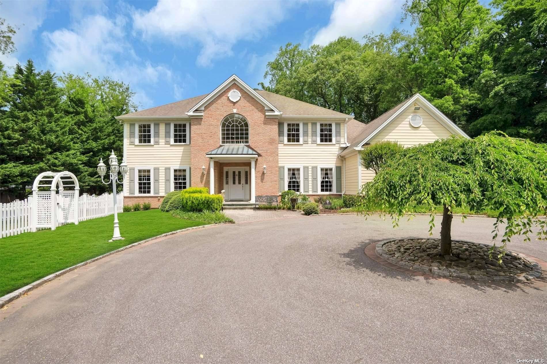 4 Splendid Acres ! RUNNING BROOK is enchanting at every turn, from its circular drive, picket fencing, past its pristine five bedroom, four and a half bath, colonial manor, on ...