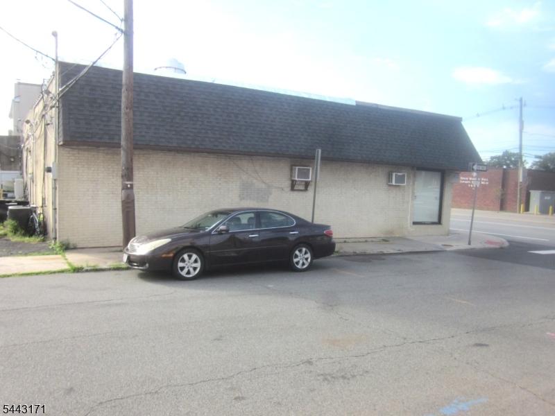 Corner of Grandview & Morris
