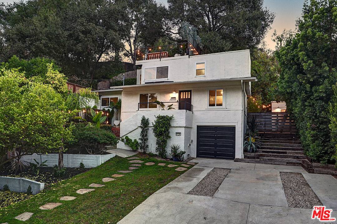 8326 Ridpath Dr 3BR Hollywood Hills East La