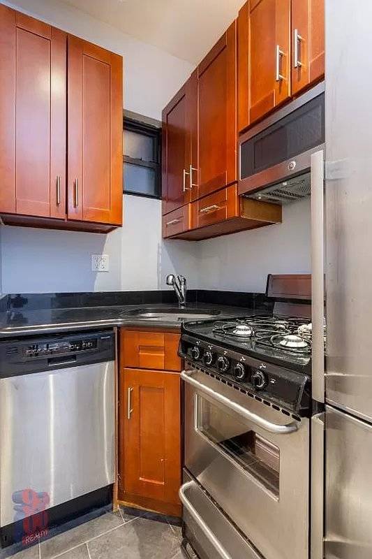 Fabulous, newly renovated 2 bedroom apartment with a marble bathroom, washer amp ; dryer, granite kitchen with stainless steel appliances including a dishwasher and a wine cooler.