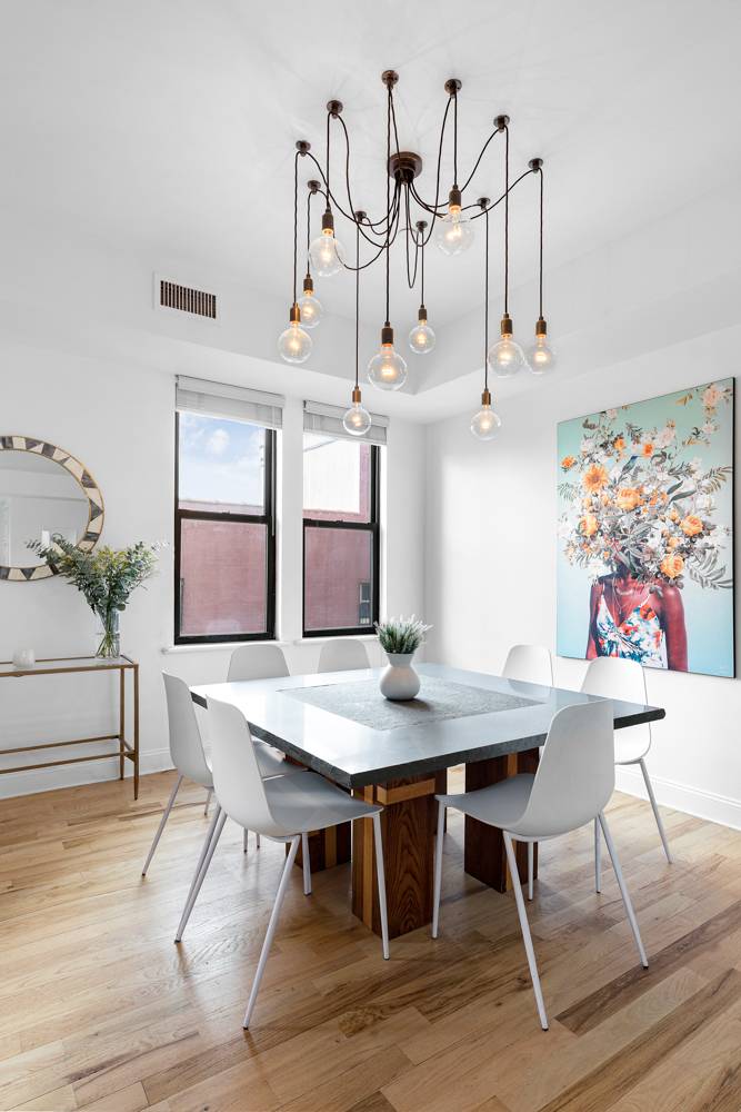 Rarely available penthouse loft situated in the heart of Williamsburg, this convertible 4 bedroom, 3 bathroom home is a chic testament to indoor outdoor living.