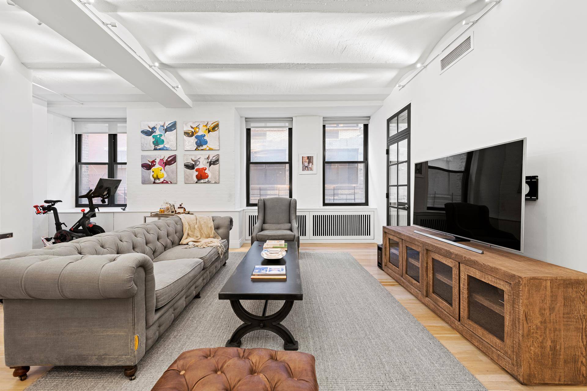 Located on a prized block in prime Tribeca, this 2 bedroom, 1.