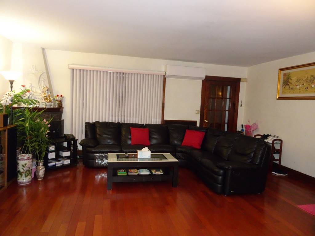 Spacious One Family Home in Rego Park.