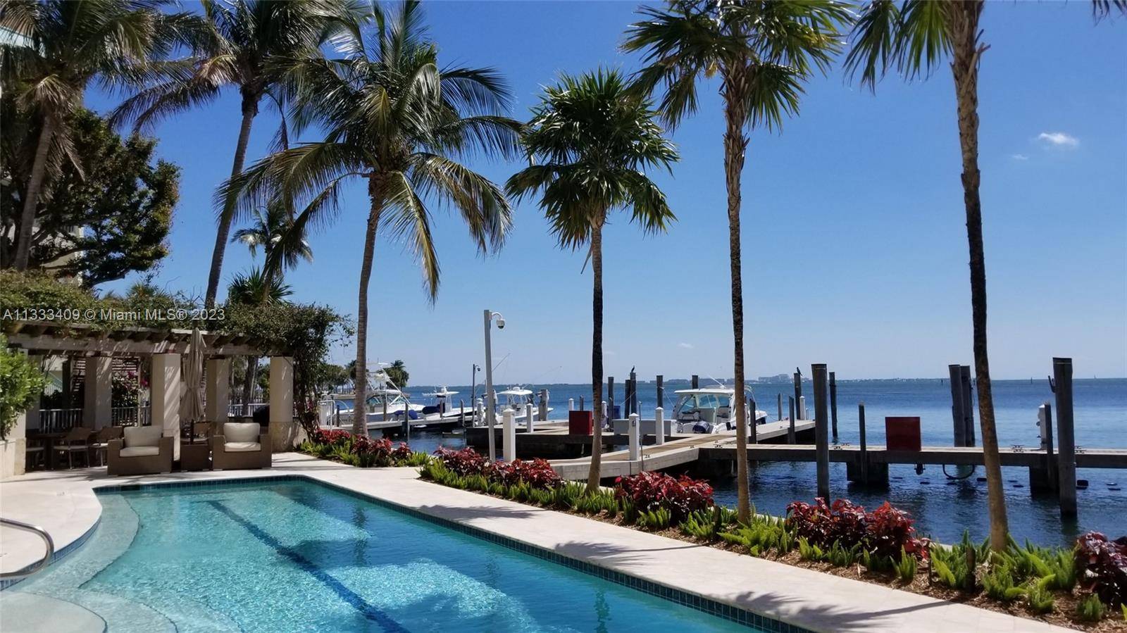 Private waterfront residence with only 10 units in the heart of Coconut Grove, right on Biscayne Bay with direct ocean access ; deep water Marina, dock 17 x 46 included ...