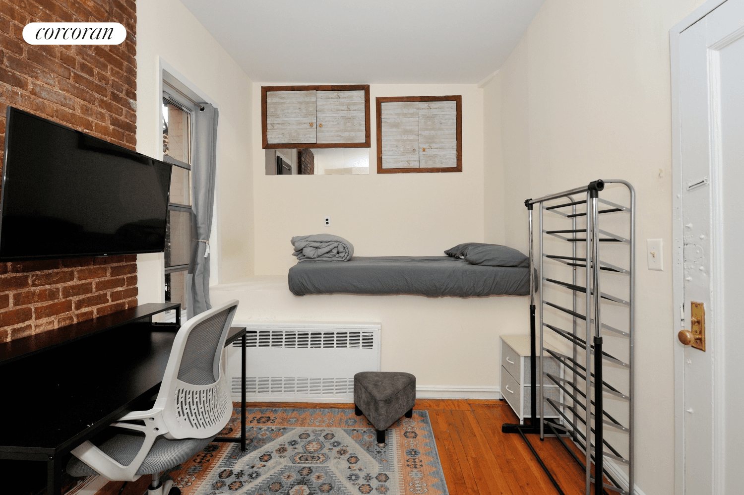 Fully furnished Upper East side Studio apartment Sunny Apartment 3 flight walk up Near many restaurants, cafes, and night time activities can walk to Central Park Dedicated work space Fully ...