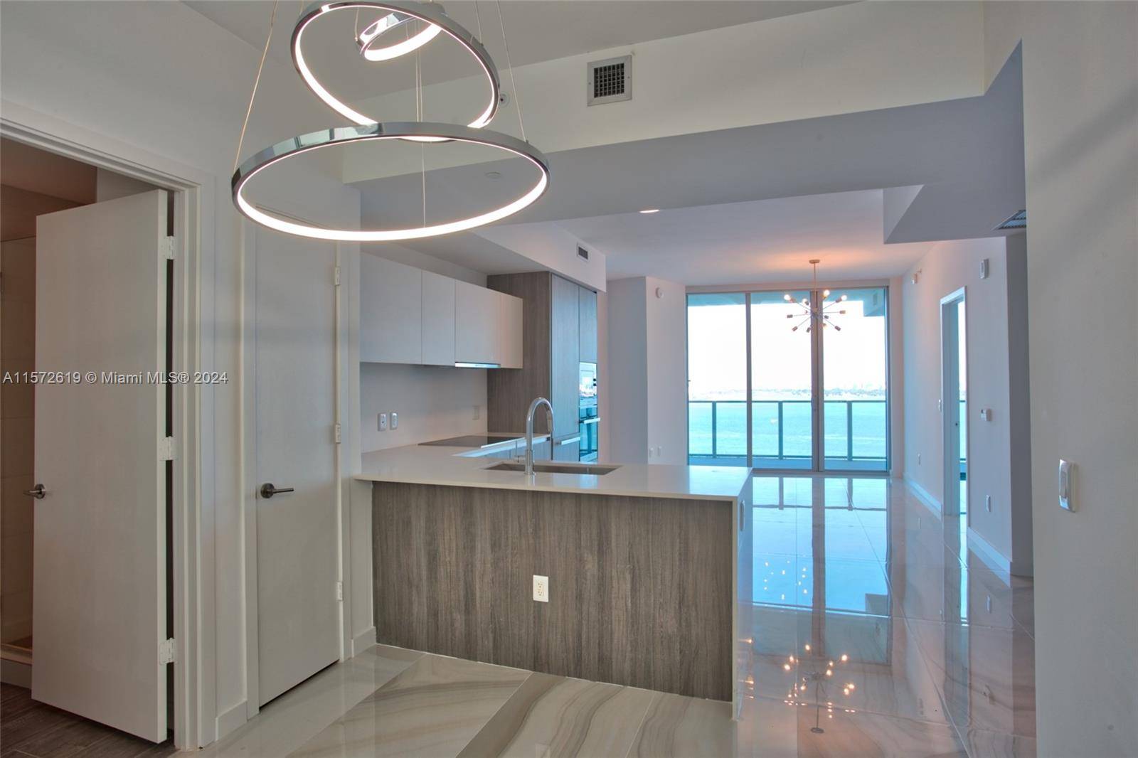 Live in the epitome of luxury at Biscayne Beach in this 2 bedrooms plus den, and 3 bathrooms.