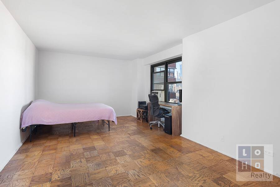 Spacious Seward Park Studio Gem with Eastern Views amp ; Generous Natural Light !