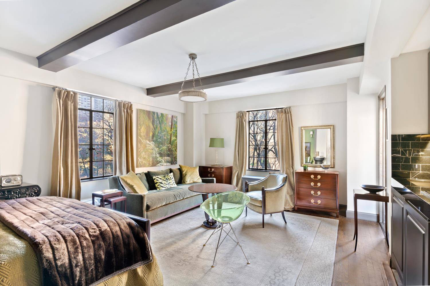 Chic jewel box home in Tudor City with open New York City and park views.