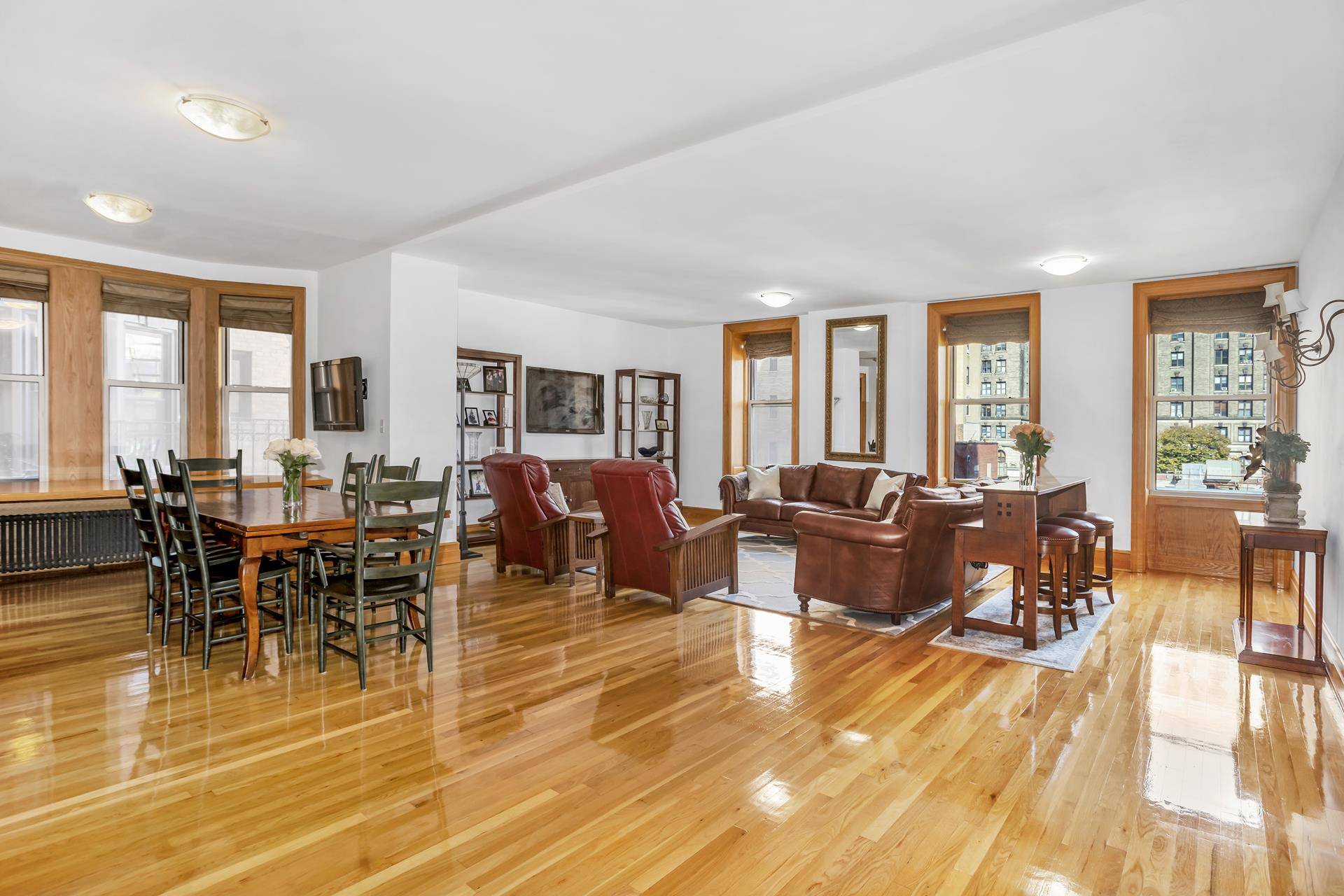 Don't miss this expansive and stunning four bedroom home in one of the Upper West Side's most beautiful Beaux Arts landmarks.