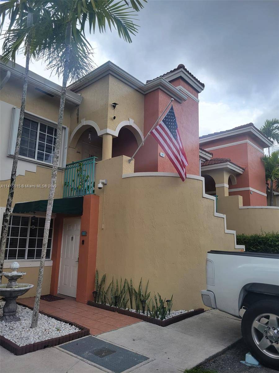 Seller motivated. All remodeled 2 bedrooms and 2 baths unit located in bobita Golf.