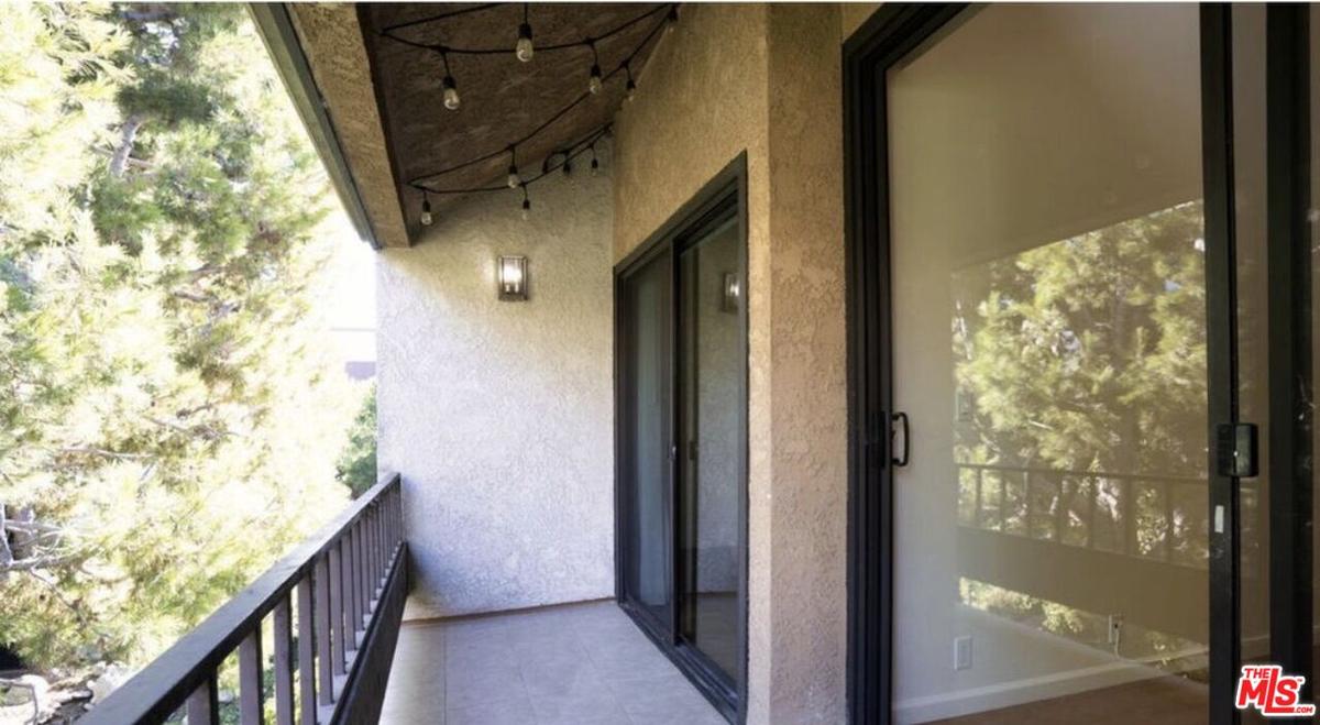 XL balcony