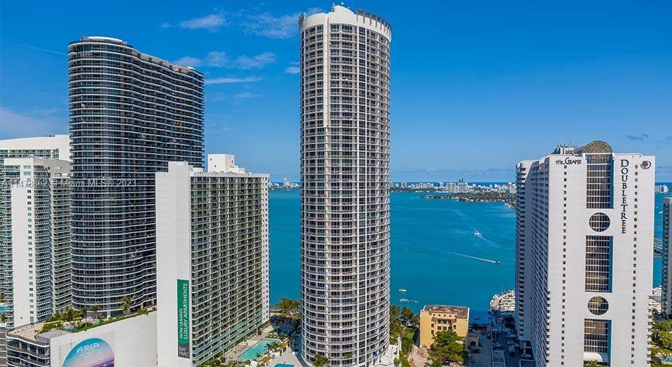 Upgraded studio in the best location, close to the metromover and across the bridge from South Beach.