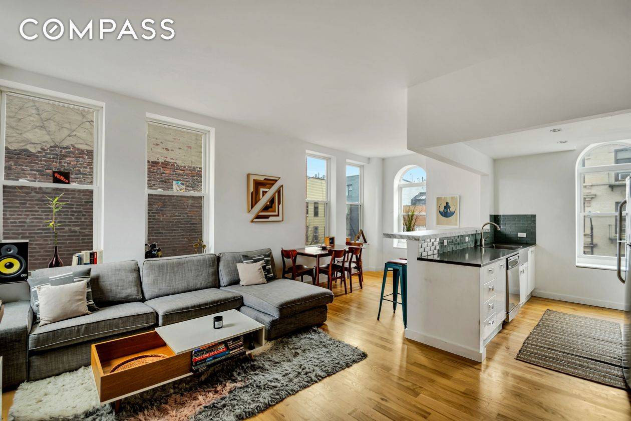 Welcome home to this stunning two bedroom, two bathroom corner unit located in Bushwick s most coveted Building, The Knick.