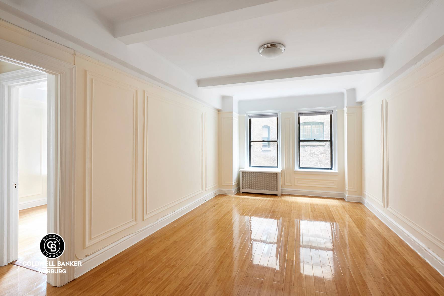 Move right in to this spacious 1BR 1BA sublet in a premier prewar, full service co op building.