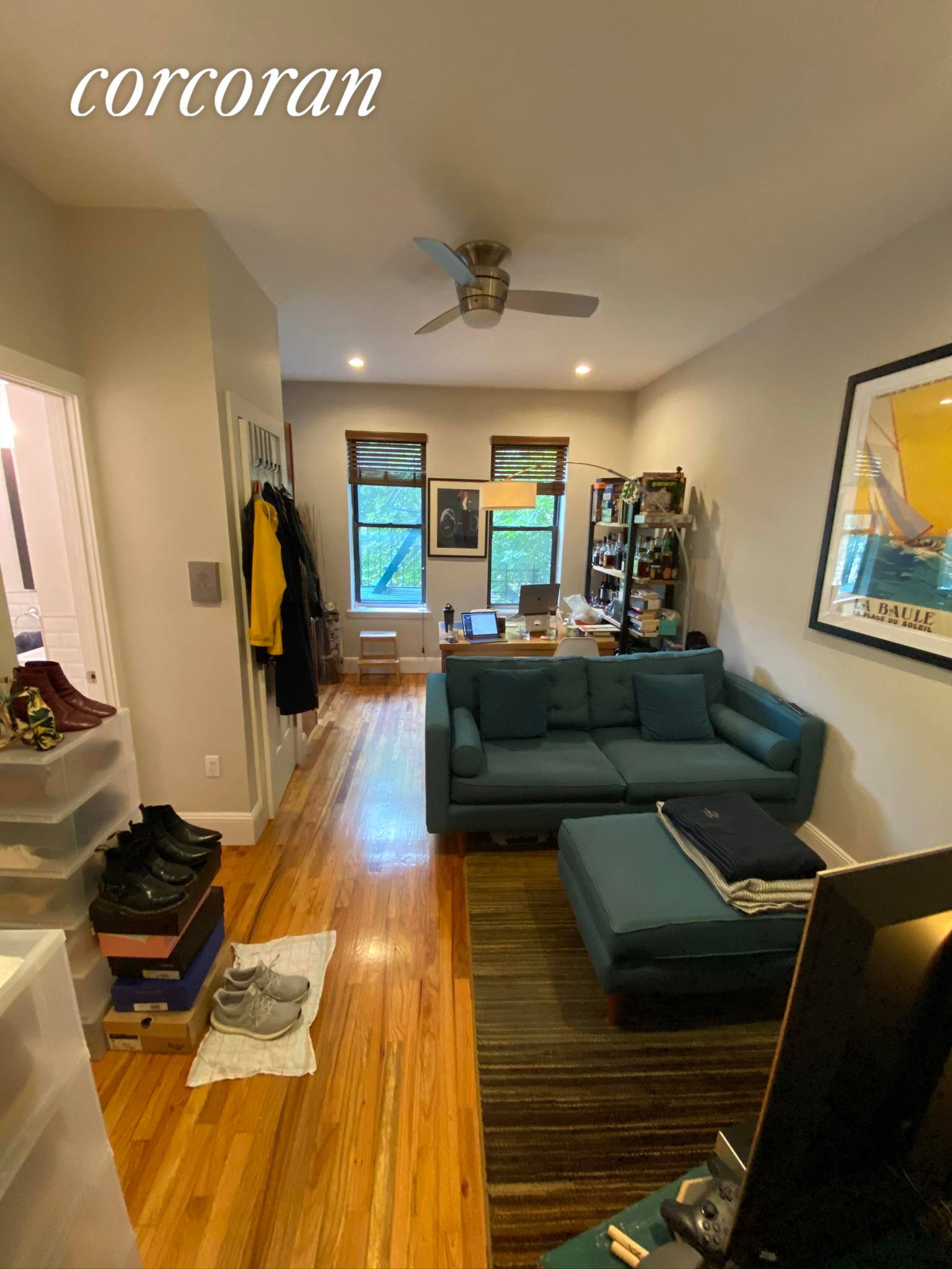Large 1 Bedroom apartment with south and north exposures.