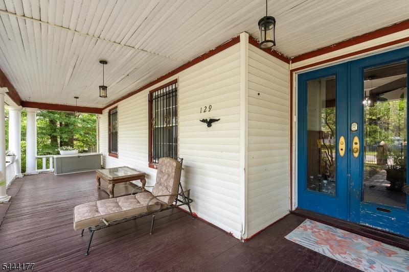 LEMONADE PORCH!