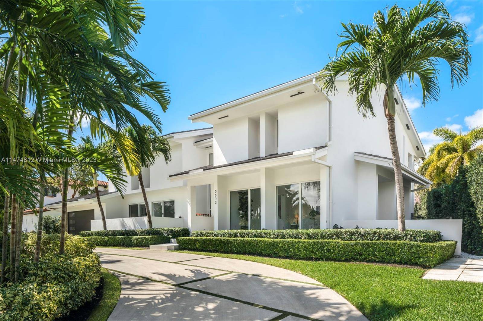 Fully remodeled 6, 819 SF waterfront home in the highly sought after Coral Gables gated community of Sunrise Harbour, with 5 bedrooms and 6 bathrooms.