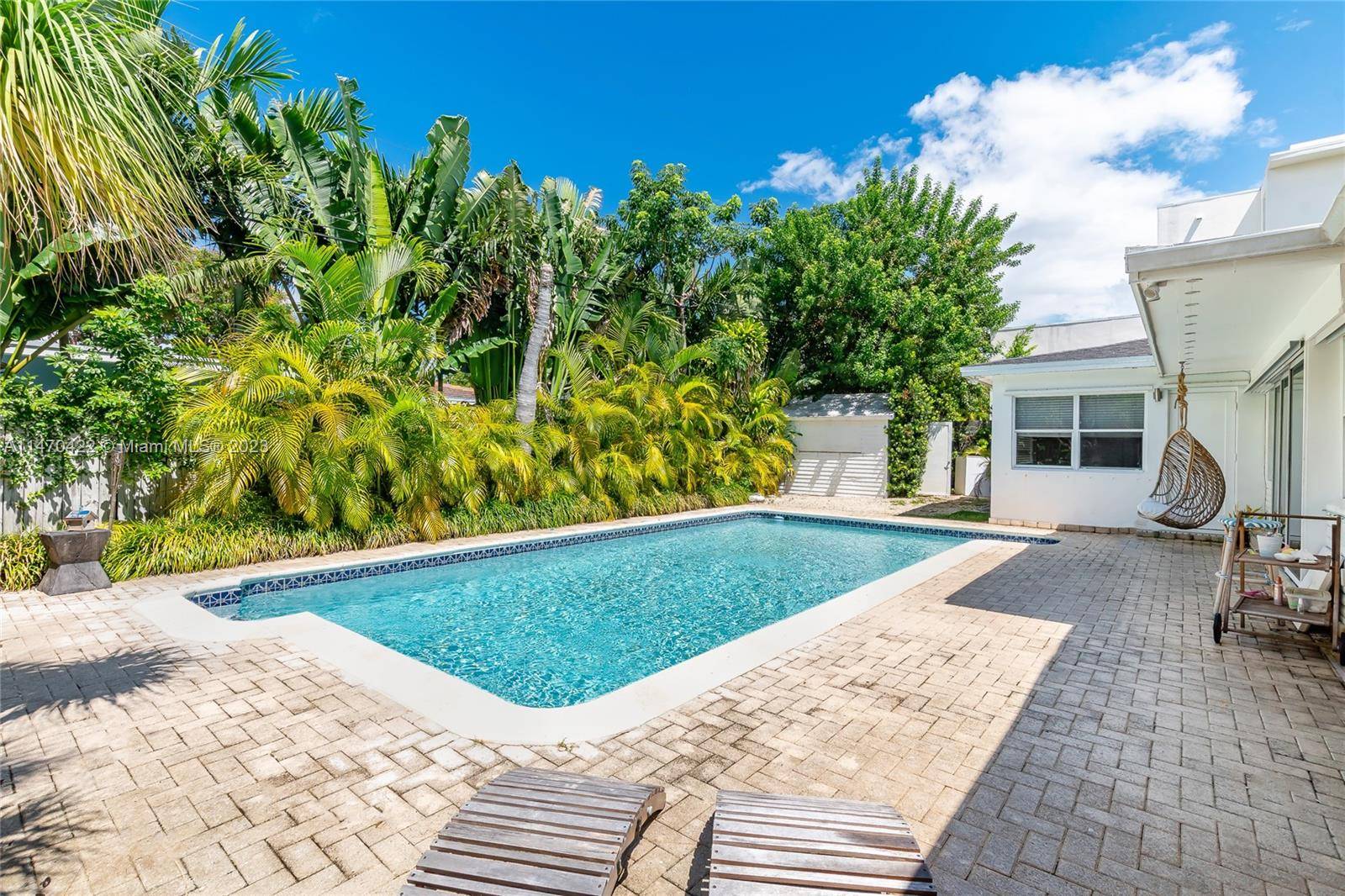 Welcome to this spacious 5 bedroom, 3 bathroom house located in the prestigious Key Biscayne area, perfect for large families.