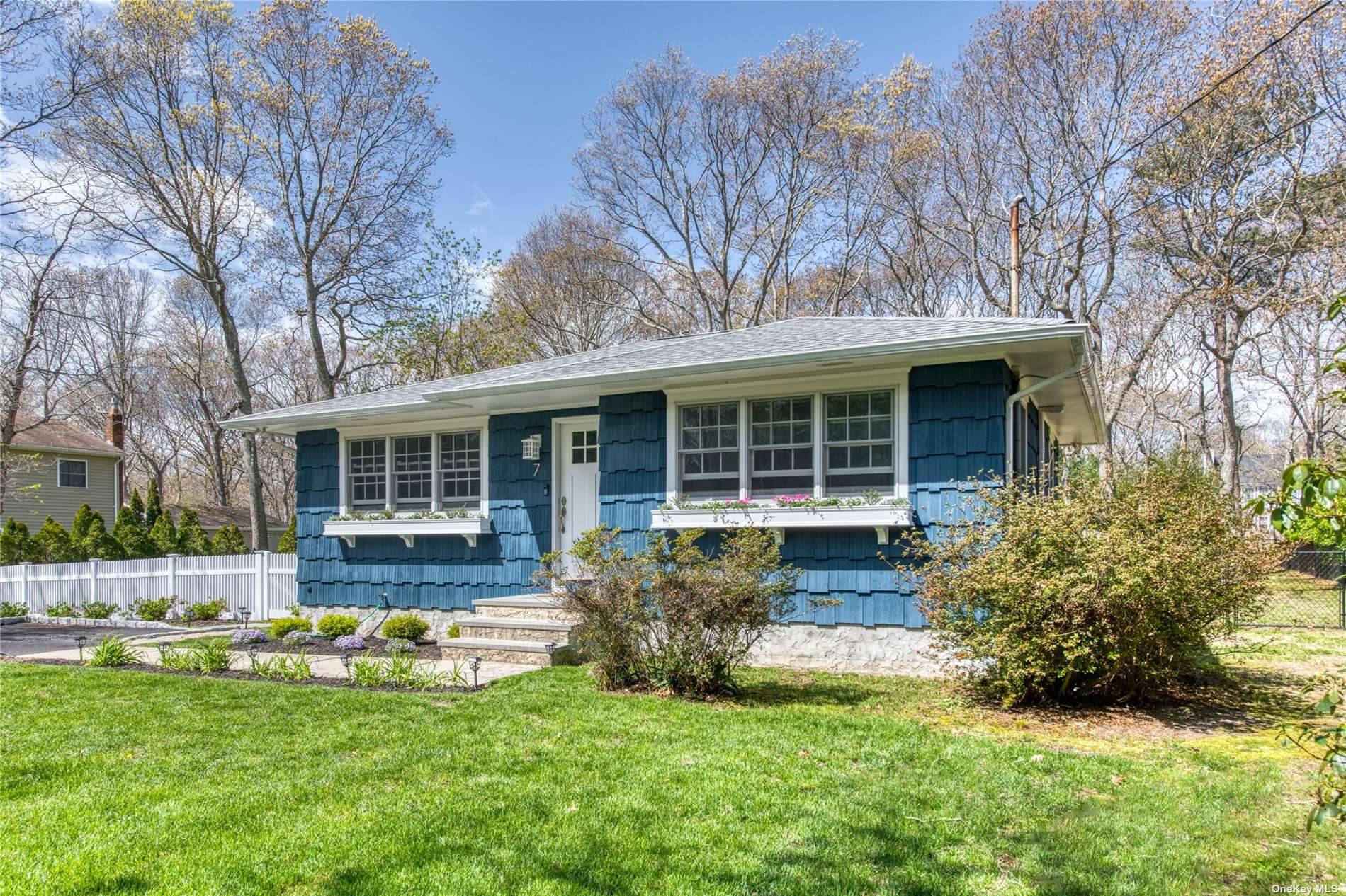 Situated in the quiet Howell Place neighborhood of Speonk, this 2 bedroom home with hardwood floors throughout is truly move in ready.
