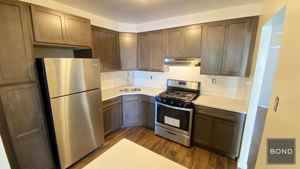 This apartment is equipped with a fully renovated kitchen with stone countertops and stainless steel appliances that open beautifully into a dining nook and bright living room that welcomes you ...