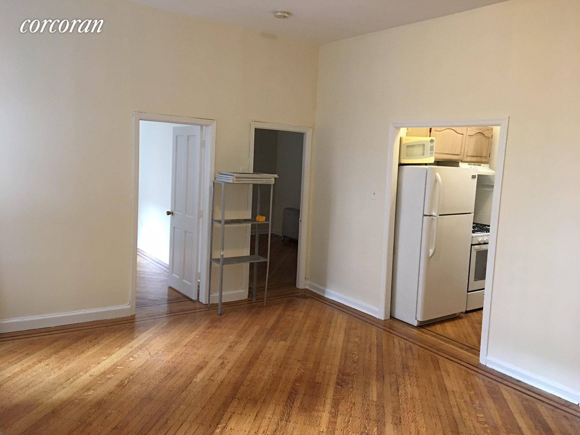 . NO FEE Brooklyn Heights Rental two bedroom apartment 1 2 block from the Borough Hall subway station.