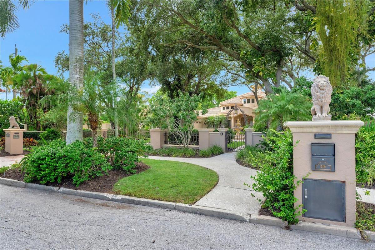 Sidewalk/Walking Entrance