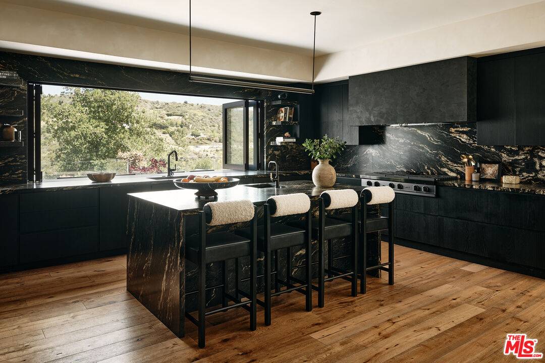 2442 Banyan Dr 7BR Brentwood La