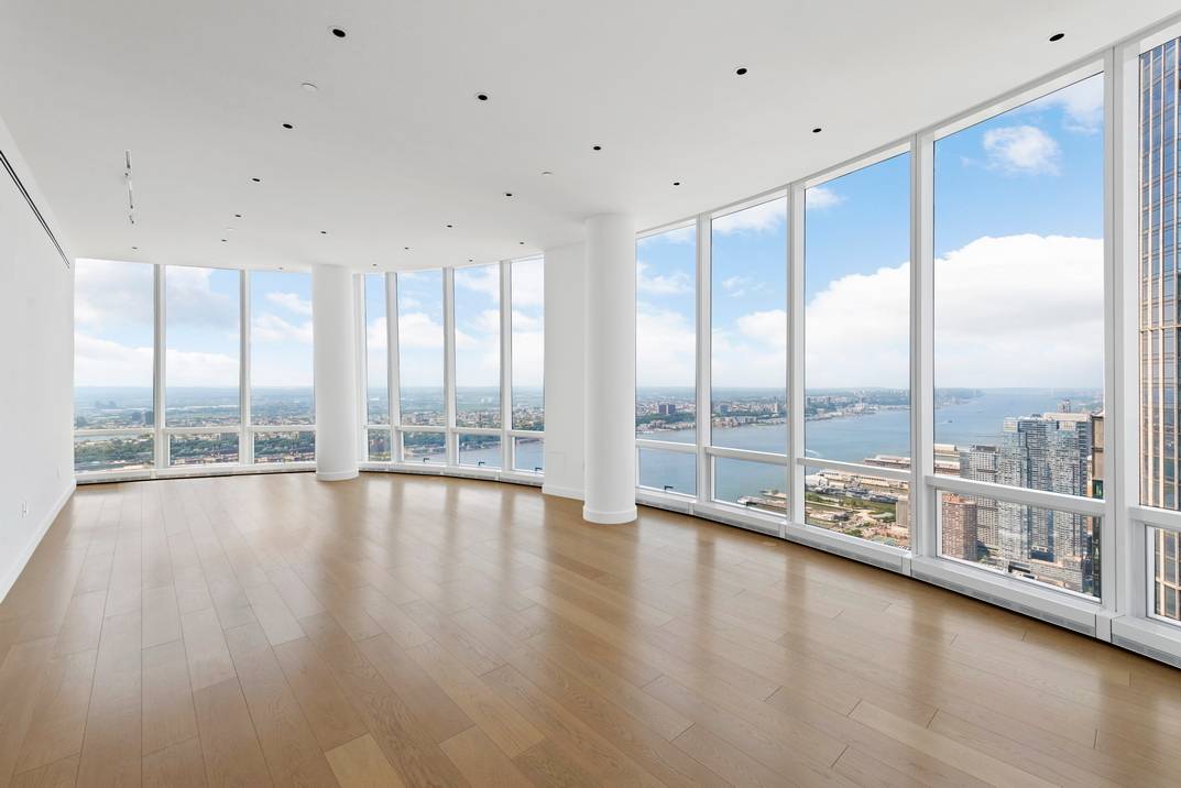 Introducing this never before lived in Penthouse in the exclusive 15 Hudson Yards, a sublime 4 bedroom, 5 bathroom condo with a one of a kind combination layout enveloped in ...