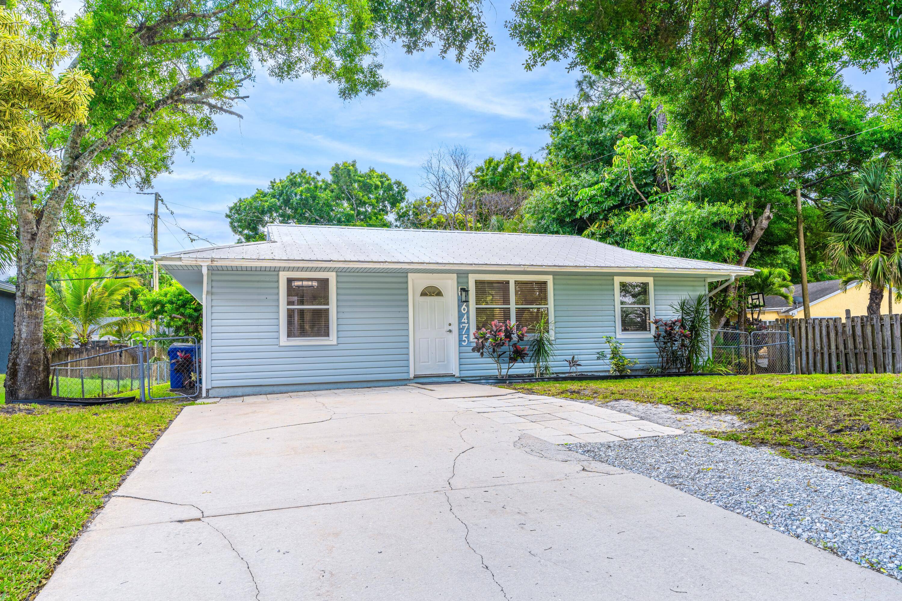 Welcome Home ! ! ! To This Stunning 3 Bed, 2 Bath Home That Has Been Beautifully Remodeled.