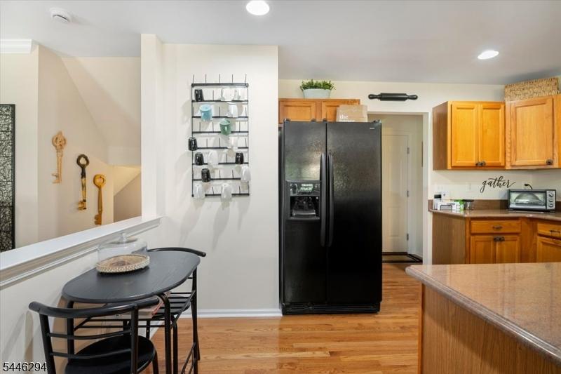 Kitchen Eating Area