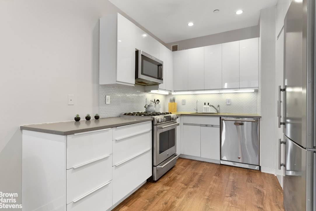 Charming 1 Bedroom Oasis with Private Outdoor Space in Prime Hamilton Heights Welcome to this beautifully designed 1 bedroom, 1 bathroom home that checks all the boxes ; thoughtful layout, ...