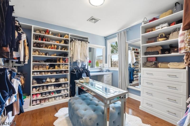 Walk-in Closet