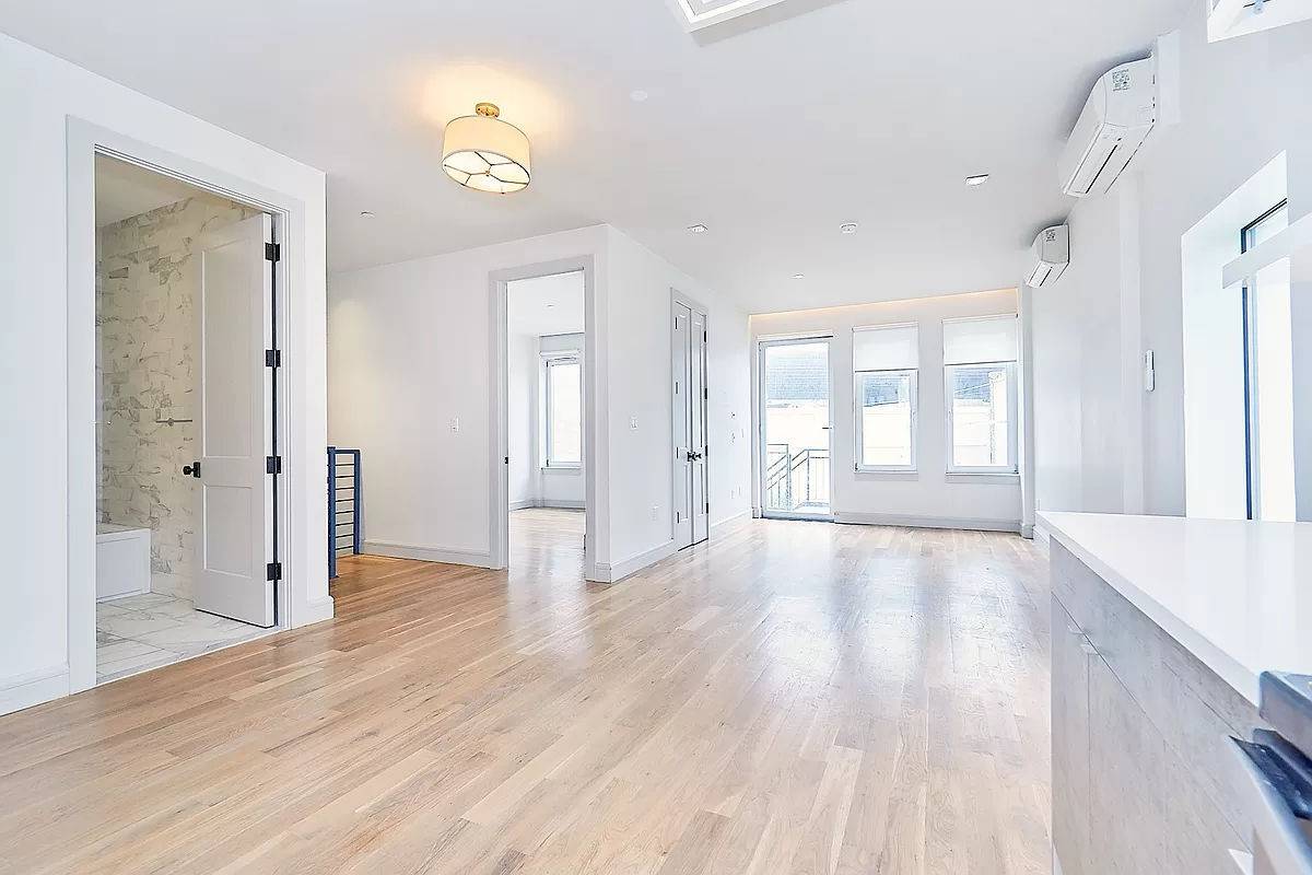 Lovely duplex with private backyard just two blocks from McCarren Park !